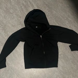 All black uniqlo zip up hoodie